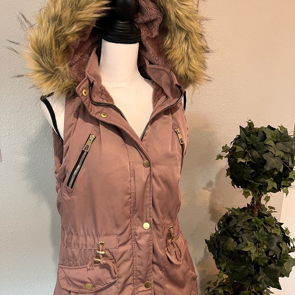 Beautiful mauve Snobbish faux-fur lined vest, XL